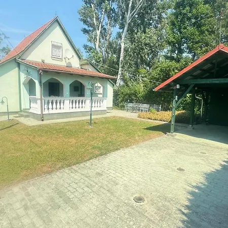 Zoeldhaz Appartement *