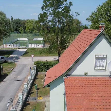 Appartement Zoeldhaz Balatonmáriafürdő