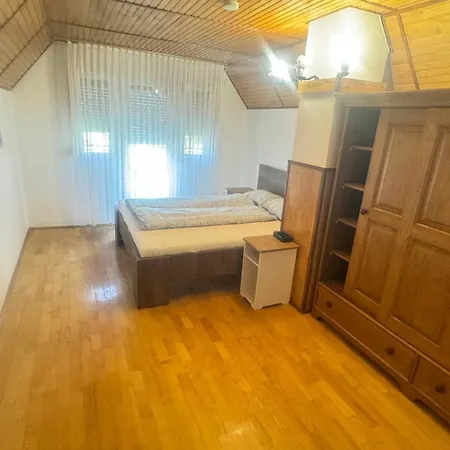 Zoeldhaz Balatonmáriafürdő