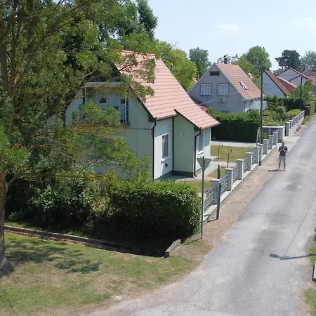 Zoeldhaz Appartement Balatonmáriafürdő