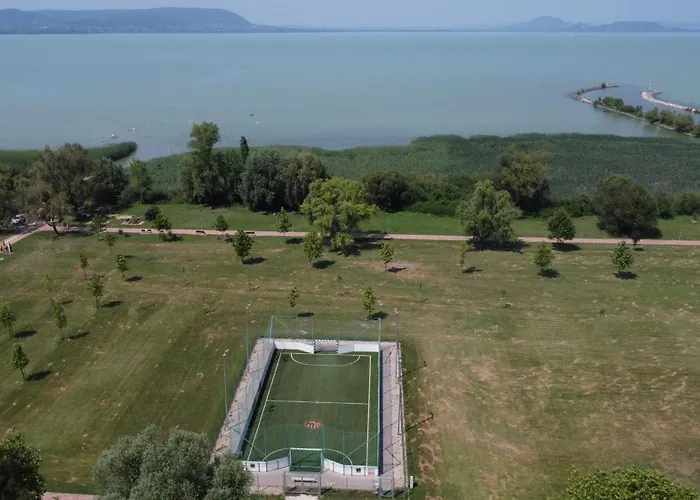 Zoeldhaz * Balatonmáriafürdő