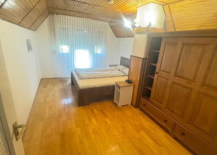 Zoeldhaz Balatonmáriafürdő